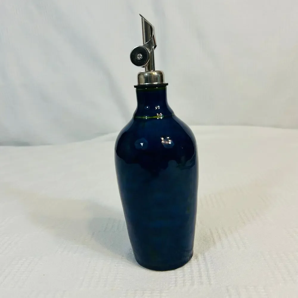 Unknown cruet olive